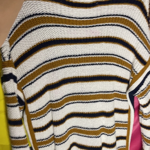 A Max studio sweater a little hole up toward the shoulder - Picture 2 of 7